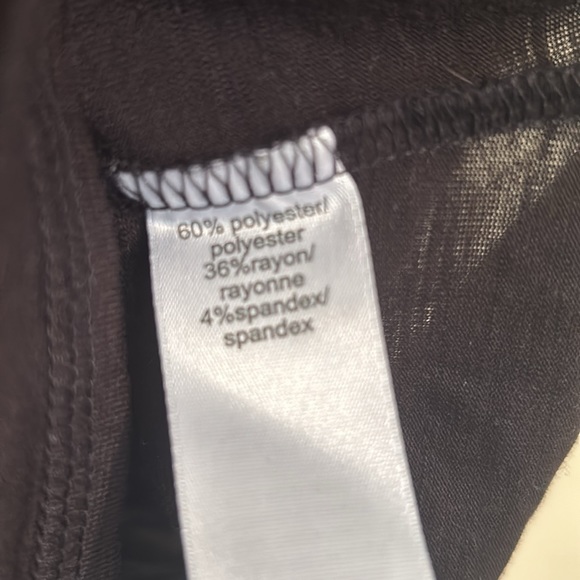 St. Patrick’s day - Kiss Me Black T-shirt Women Medium - Picture 3 of 3